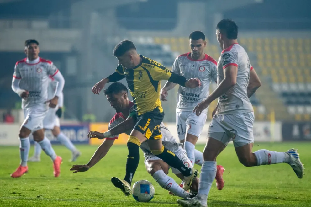 Coquimbo Unido le tomó la mano en 2025 a Unión La Calera ganándole los cuatro duelos en que se enfrentaron. Esta vez el Pirata va por una nueva jornada al Nicolás Chahuán Nazar. (Foto: Cristian Silva)