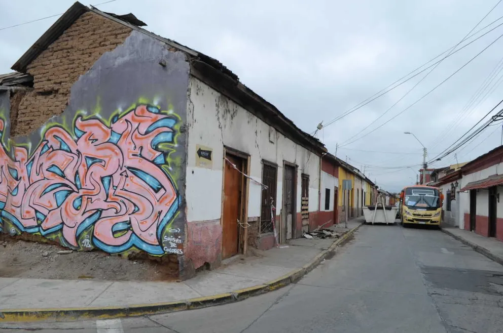 Los vecinos de calle Almagro en La Serena han sido testigos de las trabas que han sufrido por años diversas iniciativas por parte del Consejo de Monumentos Nacionales. (Foto: El Día)