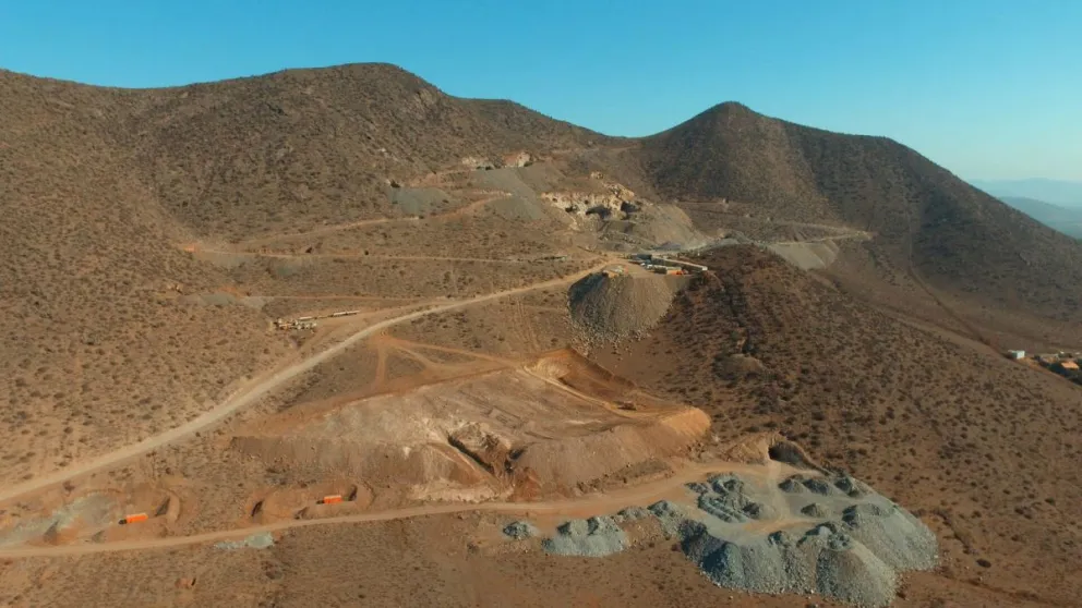 Se trata de un proyecto minero de cobre emplazado en el sector El Reloj, fuera del límite urbano de la comuna de Ovalle, provincia del Limarí.