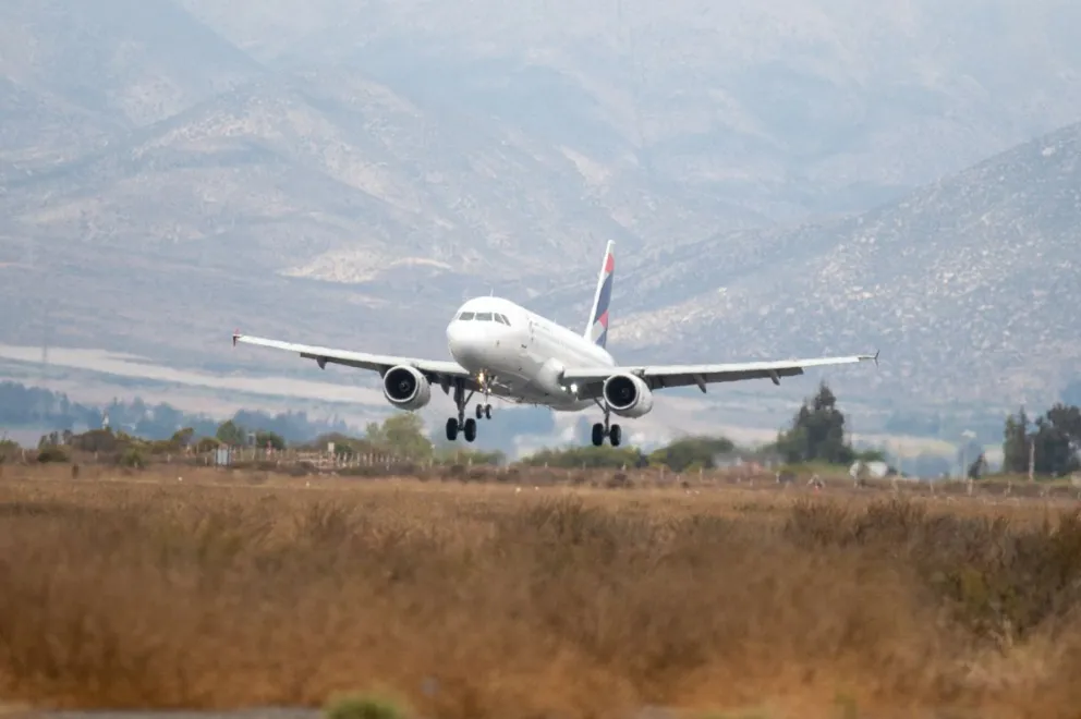 Desde fines de mayo el aeródromo de La Serena comenzará a funcionar las 24 horas del día. (Foto: El Día)