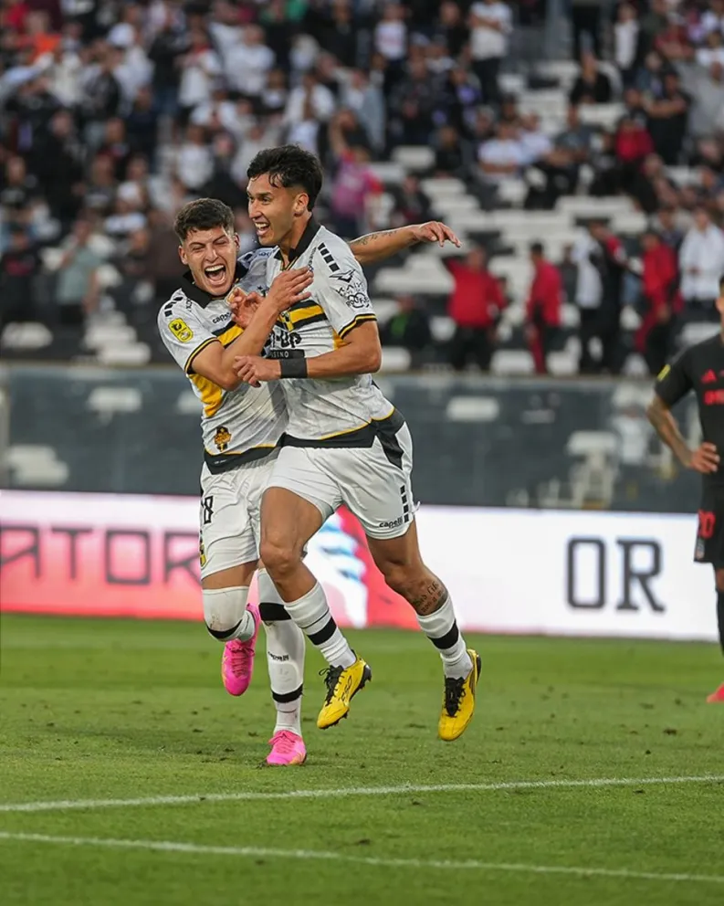 Alejandro Azócar decretó el empate del cuadro pirata ante Colo Colo en la última vez que se enfrentaron en el Monumental, por la Copa de la Liga 2026. (Foto: Comunicaciones Coquimbo Unido)