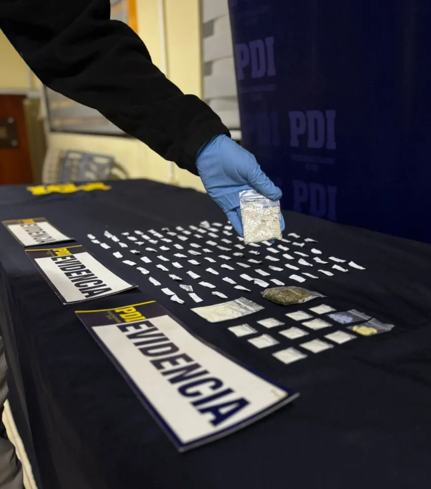 El procedimiento conjunto entre la PDI y Gendarmería permitió evitar el ingreso de drogas al penal de Ovalle, tras detectar a una mujer durante el horario de visitas.