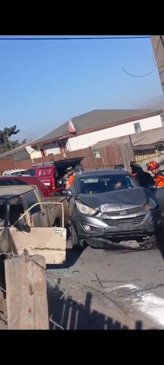 Accidente vehicular afecta vivienda en Las Compañías