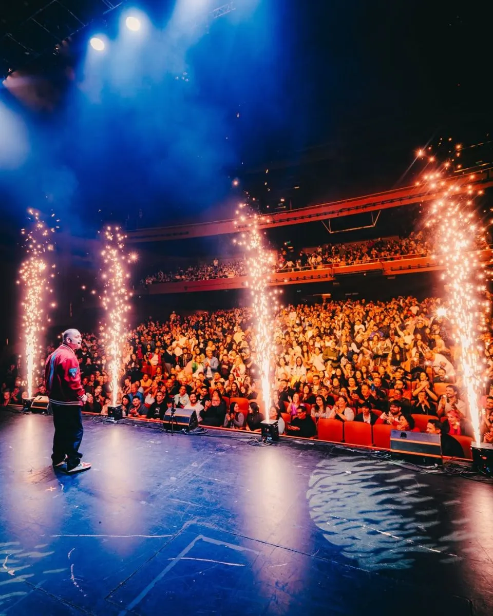 Lucho Miranda llenó el teatro Gran Rex y triunfó en Argentina