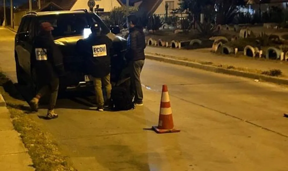 según lo acreditado en el juicio, B.R.C.C. disparó un proyectil, causándole una herida de bala torácica, necesariamente mortal, aun con socorros oportunos y eficaces, que le causó la muerte.