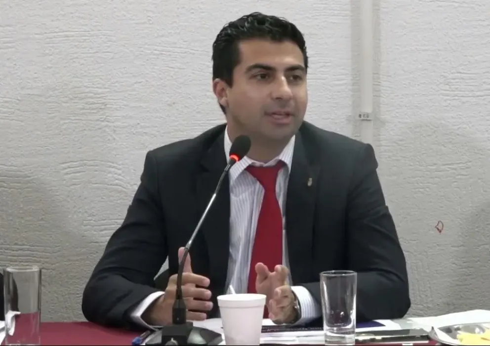 El alcalde de Ovalle, Héctor Vega advirtió que, si no se toman medidas, en un año más será la Contraloría la que lo acuse de abandono de deberes. (Foto: Cedida) 