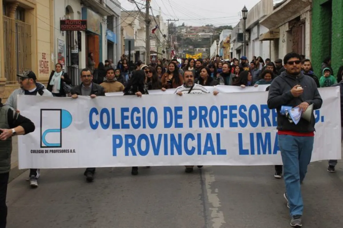 Gremio docente sorprendido por despidos debido a licencias