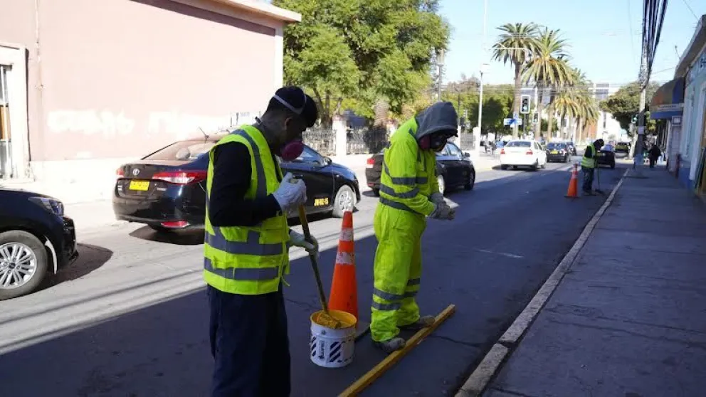 La demarcación de trama amarilla comenzó en el eje Libertad y busca mejorar la fluidez vehicular en sectores de alta congestión de Ovalle.