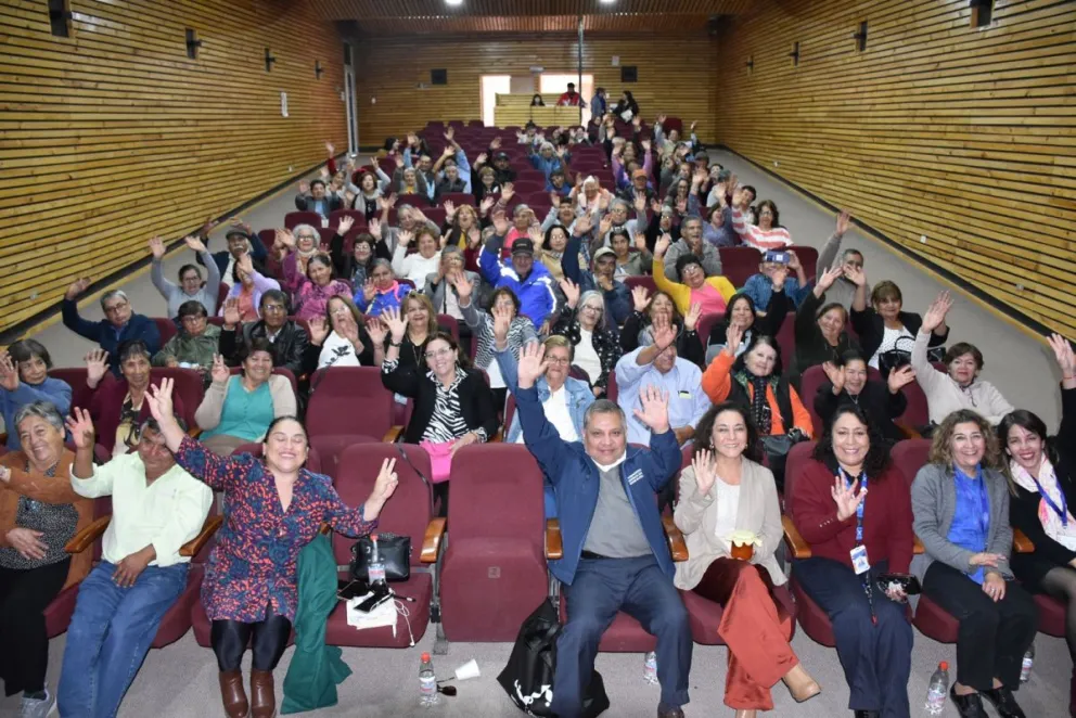 La actividad reunió a autoridades, representantes de instituciones y adultos mayores de distintos sectores de Monte Patria. (FOTO: Cedida) 