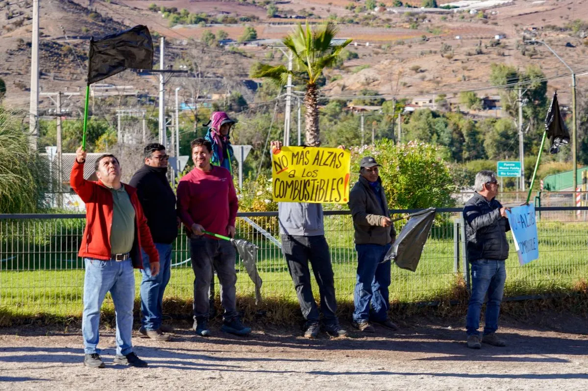 Transportistas escolares enfrentan dificultades en Monte Patria