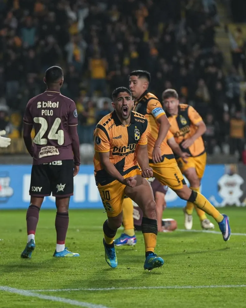 El atacante trasandino Guido Vadalá fue determinante en el valioso triunfo que logró Coquimbo Unido por 2-1 sobre Universitario, resultado que lo dejó en la cima del Grupo B de Copa Libertadores. (Foto: Coquimbo Unido)