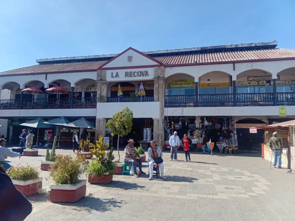 En la actualidad, La Recova es un concurrido centro turístico que cuenta con gastronomía, artesanía y una amplia variedad de productos que se comercializan en sus locales.