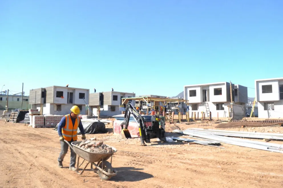 En el encuentro se planteó la importancia de integrar el aporte de la academia para generar soluciones innovadoras que permitan mejorar el tratamiento y reutilización de residuos provenientes de este rubro. (Foto: El Día)