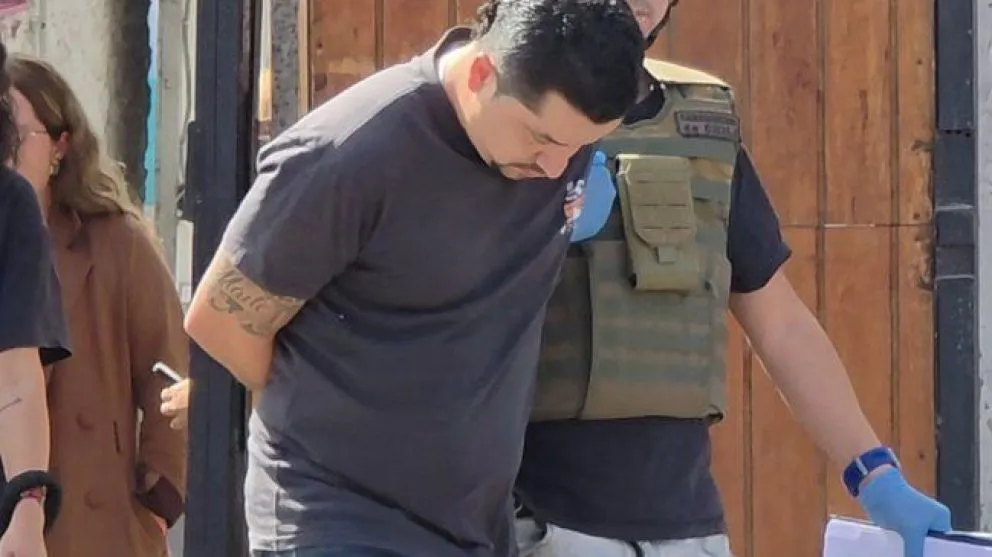 Sebastián E.P.U. también fue formalizado por obstrucción a la investigación, por reiniciar su teléfono celular al momento de la detención.