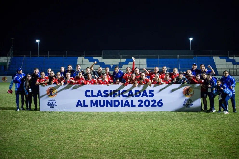 La Roja femenina Sub 17 derrotó por 2-1 a Ecuador y consiguió una histórica clasificación al Mundial gracias a un agónico gol de Catalina Muñoz en los 90 minutos. 