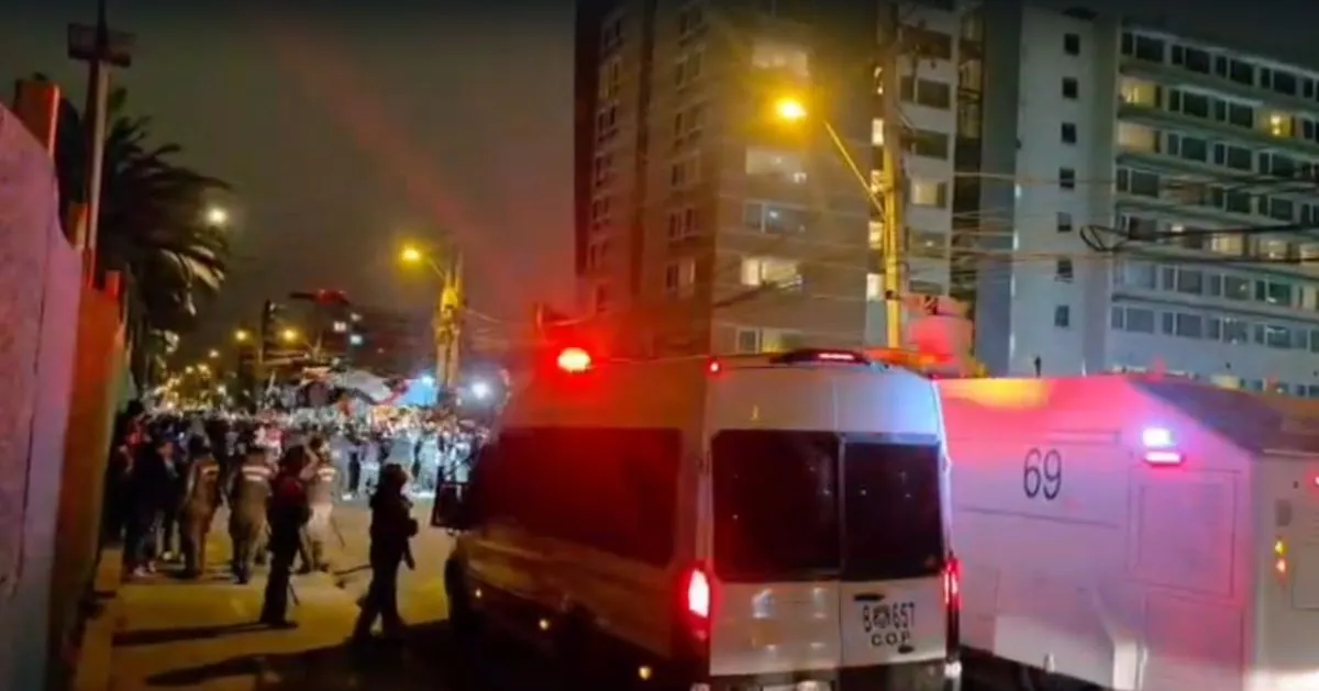 Detienen a dos personas por uso de pirotecnia durante banderazo de Colo Colo