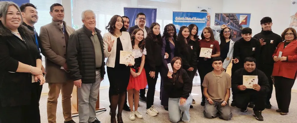 La ceremonia del Mes del Libro permitió fortalecer el vínculo entre la Universidad de La Serena y el CEIA Limarí.