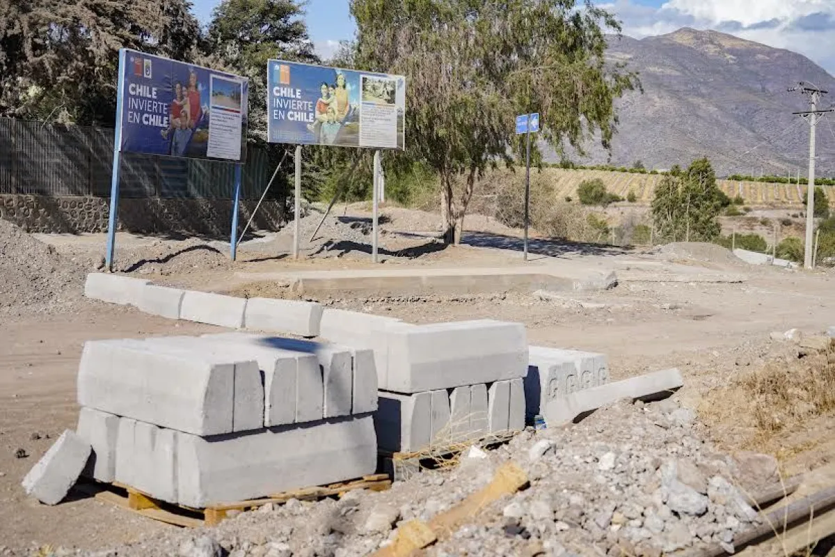Alcalde critica distribución desigual de recursos para pavimentar