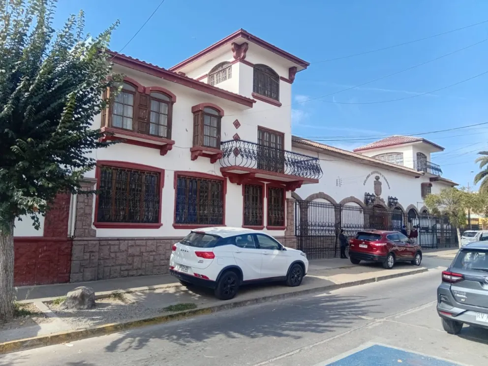 Aunque el Colegio Bernardo O'Higgins comenzó impartiendo clases en unas dependencias de madera, hoy está plenamente establecido en la comuna de Coquimbo. (Foto: Oscar Rosales)