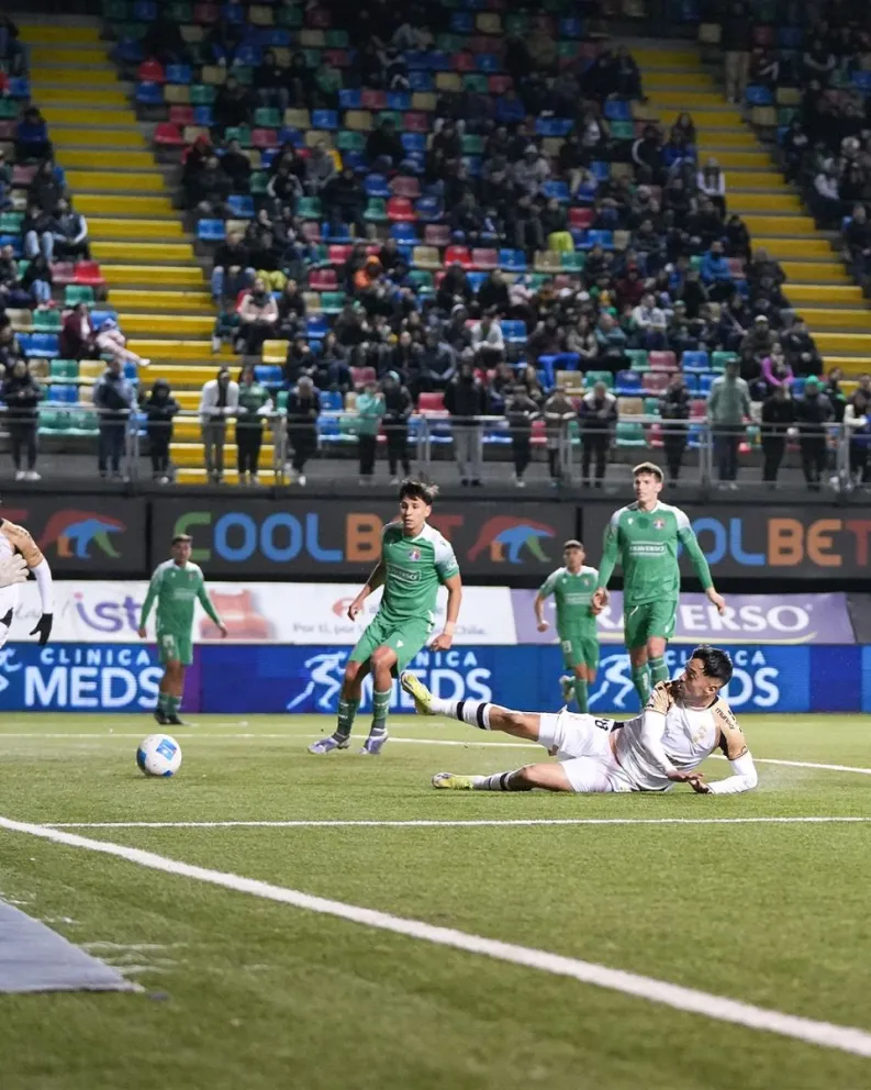 El antecedente más reciente entre ambos favorece a los piratas, que en agosto pasado se impusieron por la mínima. (Foto: Cristian Silva)
