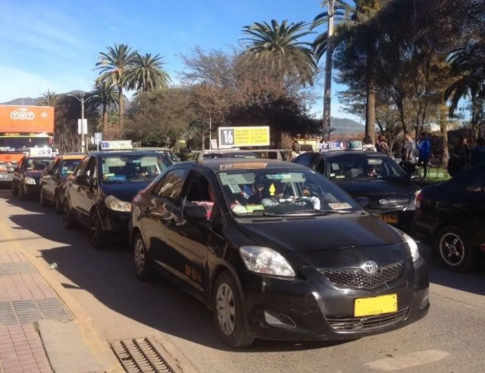 Usuarios de la locomoción colectiva de Ovalle ya comenzaron a enfrentar el reajuste en las tarifas de distintas líneas de colectivos. (Foto: El Ovallino)