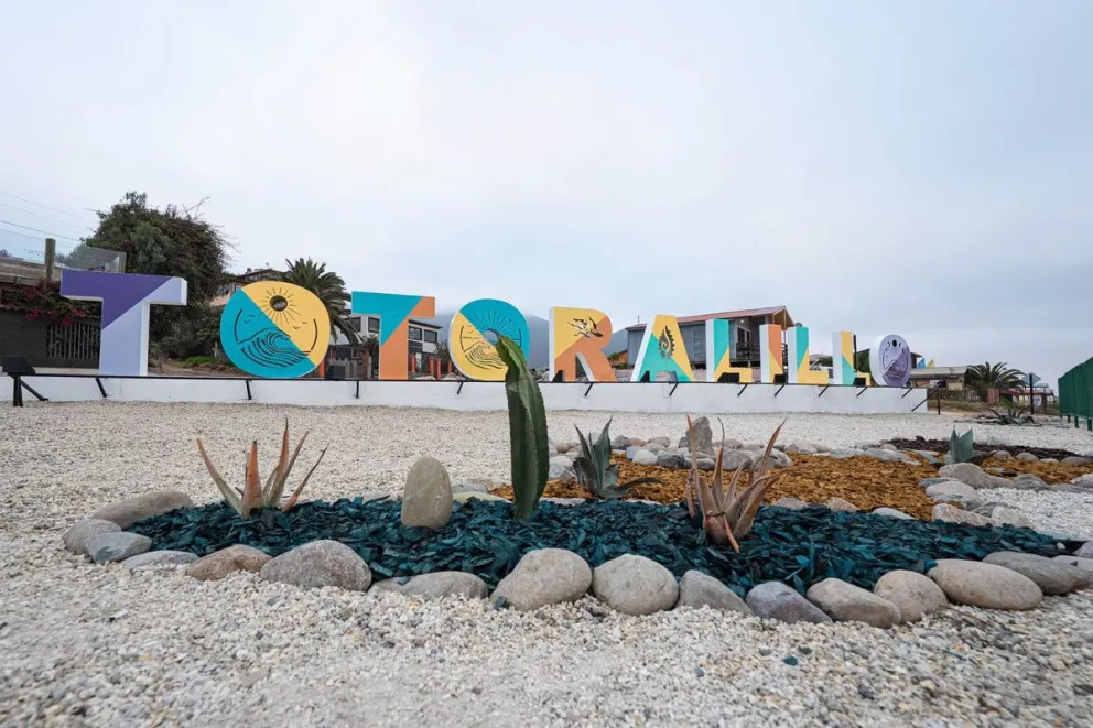 Las nuevas letras instaladas en el ingreso de Totoralillo se proyectan como un nuevo punto de encuentro y fotografía para visitantes y turistas.