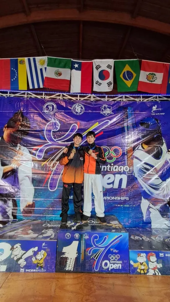 Alfredo y Arturo Castro obtuvieron tres medallas de oro en el Santiago Open Internacional de Taekwondo y ahora se preparan para competir en la Liga Ranqueable Nacional. (Foto: Cedida)
