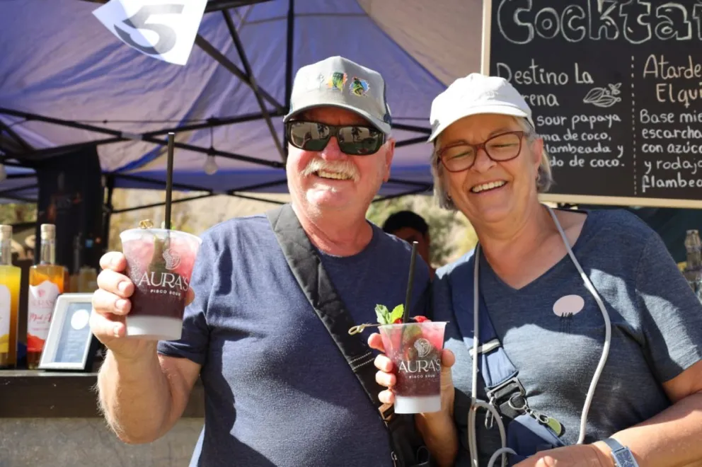 Visitantes de diferentes lugares llegaron hasta la comuna de Paihuano para celebrar una nueva versión del Día Nacional del Pisco. (Foto: Cedida)