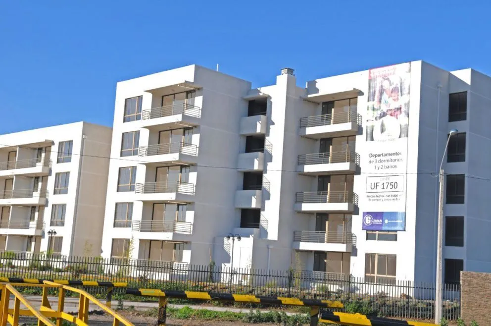 El incremento de la UF y el alza de los combustibles han incrementando los gastos comunes en condominios. 