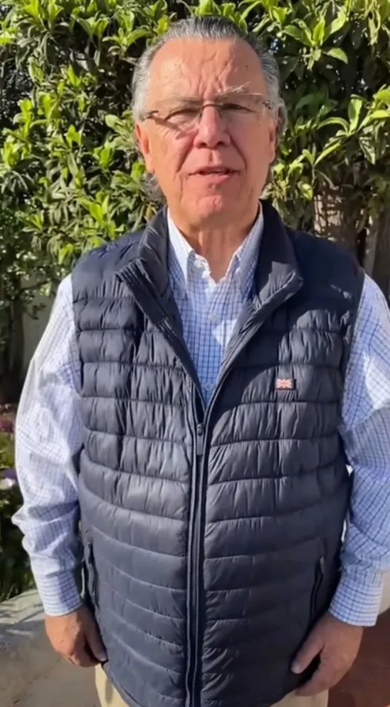 Mario Bertolino Rendic, histórico militante de Renovación Nacional, exdiputado y dirigente político, analizó el actual escenario que enfrenta su colectividad.