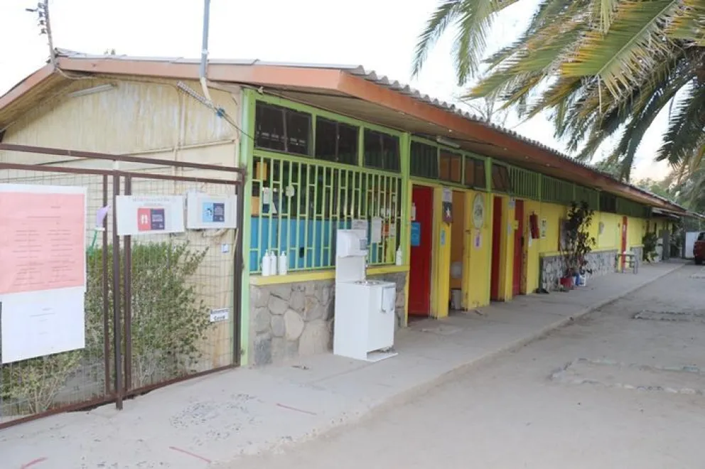 Estudiantes de la Escuela Fronteriza de Tulahuén siguen a la espera de una solución definitiva para mejorar sus condiciones de infraestructura. (Foto: Cedida)
