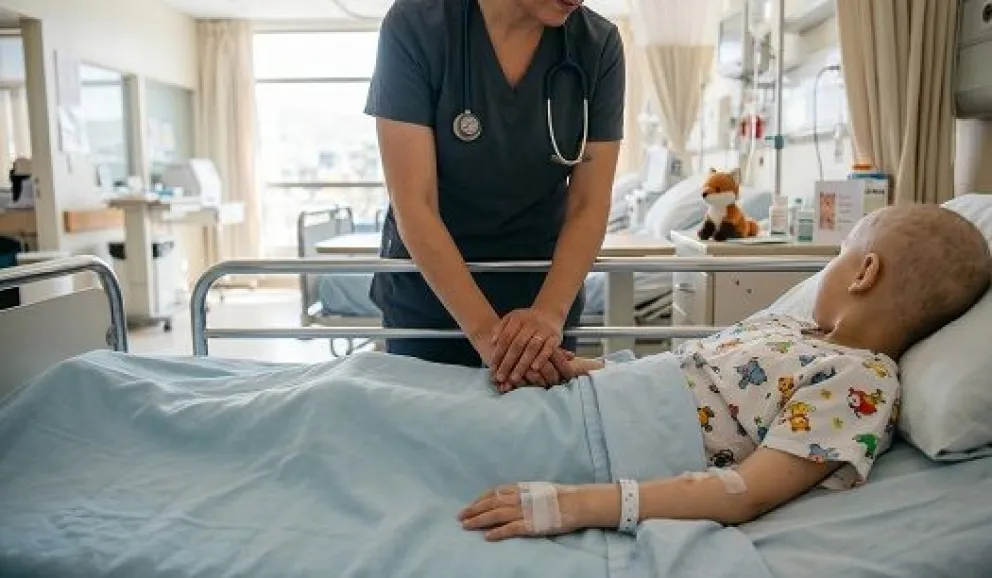 La problemática radica en que la construcción de recintos asistenciales de última generación no garantiza, por sí sola, la atención médica especializada.
