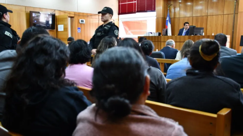 La investigación apunta principalmente a maniobras ocurridas al interior del Departamento de Salud de la Corporación Gabriel González Videla, donde presuntamente se simulaban labores o prestaciones que nunca se realizaron.