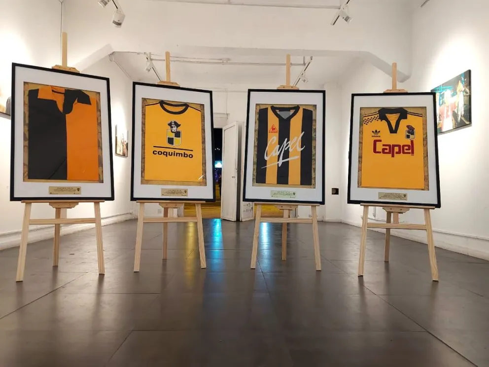 Desde la organización extendieron la invitación a toda la comunidad, hinchas, familias y amantes del patrimonio local a visitar esta exposición gratuita, que une fútbol, identidad y memoria en pleno corazón del Barrio Inglés de Coquimbo.