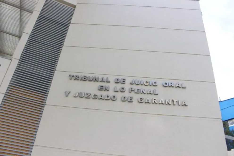Durante el juicio oral, uno de los aspectos que resultó determinante para que las magistradas exculparan al uniformado fueron las contradicciones de la denunciante. (Foto: Cedida)
