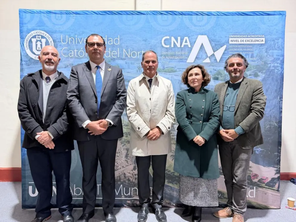 Cristian Morales, Marcelo Sepúlveda, Francisco Puga, María Cecilia Hernández y Humberto Carrasco participaron de la ceremonia por los 70 años de la Universidad Católica del Norte realizada en el campus Guayacán de Coquimbo.