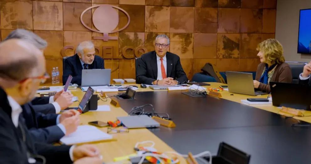 Al iniciar la reunión, Bernardo Fontaine destacó el rol estratégico que cumple CODELCO para el país y afirmó que el objetivo será recuperar confianzas y fortalecer la compañía. (Foto: CODELCO)