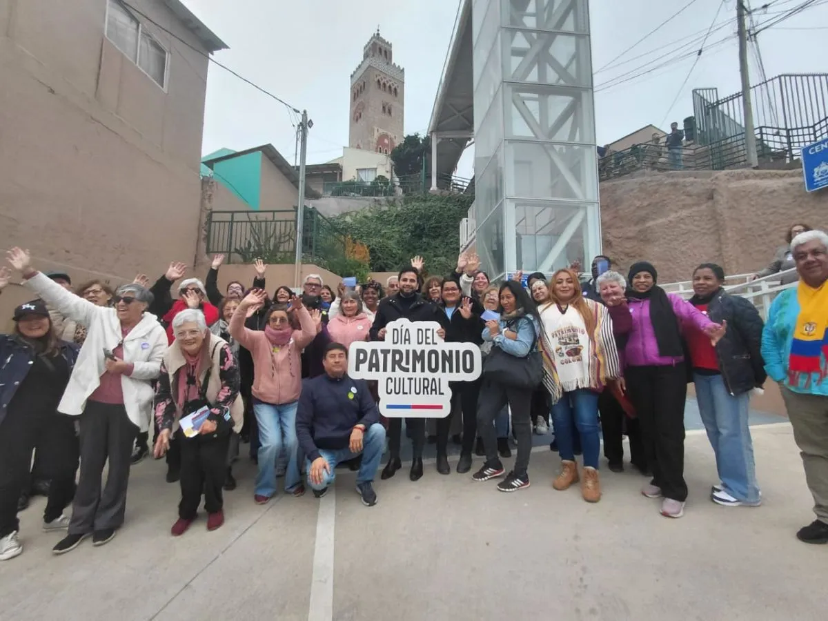 Seremi reúne a 60 personas en ruta cultural por La Serena y Coquimbo
