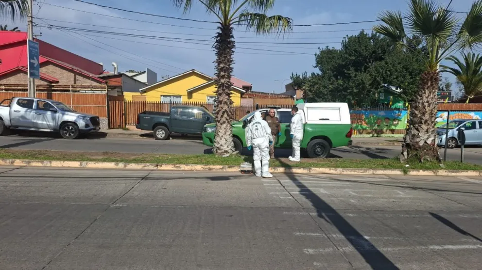 Carabineros debió hacer uso de su arma de servicio luego de que los sujetos hicieran caso omiso a las órdenes de detención impartidas por los funcionarios policiales. (Foto: Cedida)