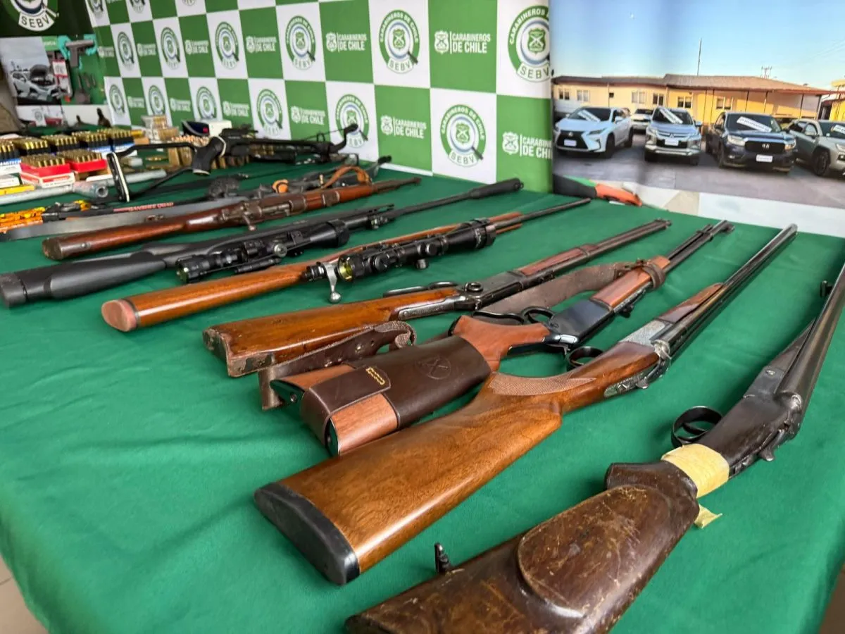 Arsenal incautado en Coquimbo: adolescente y adulto mayor detenidos