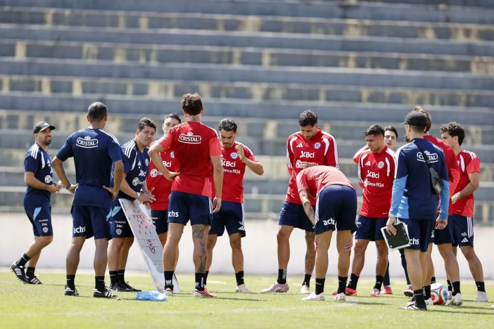Entre la incertidumbre por el amistoso con el Congo y la exigente prueba frente a Portugal, la Roja afronta una nueva fecha FIFA en suelo europeo. (Foto: Selección Chilena)