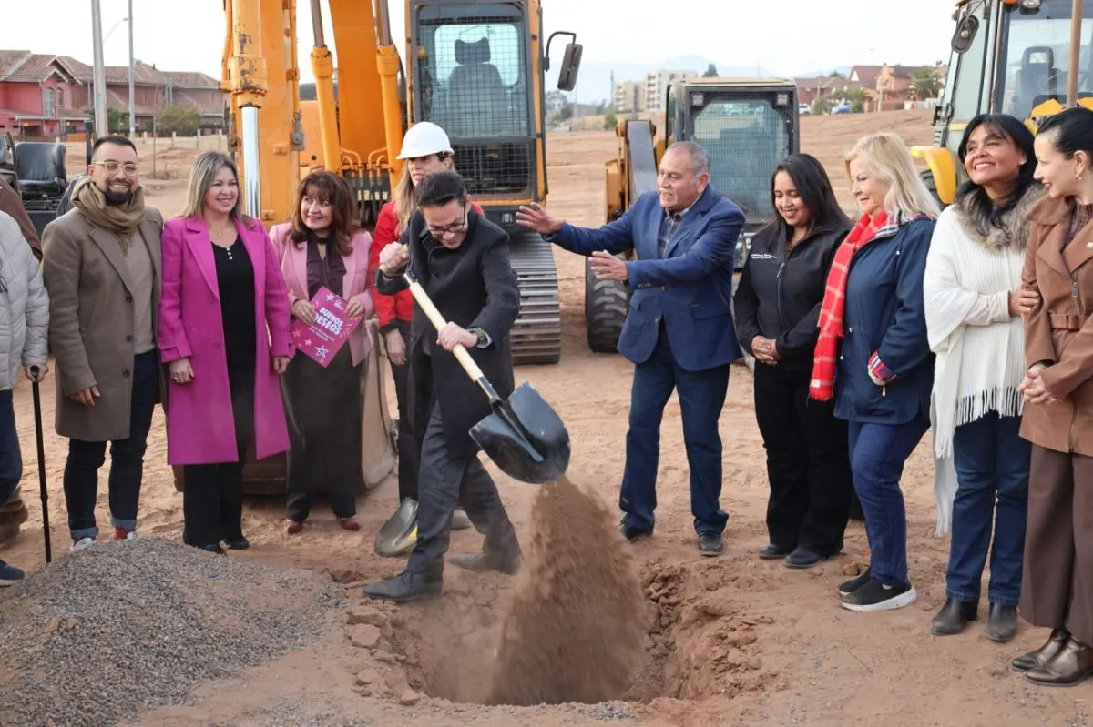 Colocan primera piedra del Parque San Joaquín en La Serena