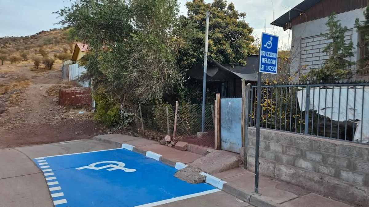 Municipio de Combarbalá habilita estacionamiento inclusivo