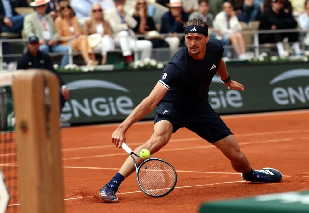 Con las eliminaciones de figuras como Carlos Alcaraz, Jannik Sinner y Novak Djokovic, el alemán aparece como el principal candidato a levantar el trofeo en París y conquistar el primer Grand Slam de su carrera.
