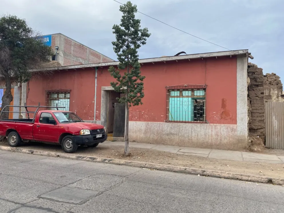 Inmueble ubicado en calle Portales. Vecinos advierten que algunas viviendas deshabitadas generan preocupación por riesgos de incendio e incivilidades en el centro de Ovalle. (Foto: El Ovallino)
