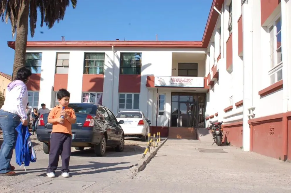 El paro de la principal clínica privada de la región llega justo en momentos en que el sistema público de salud se encuentra presionado por el aumento de enfermedades respiratorias y la escasez de camas disponibles. (Foto: El Día)
