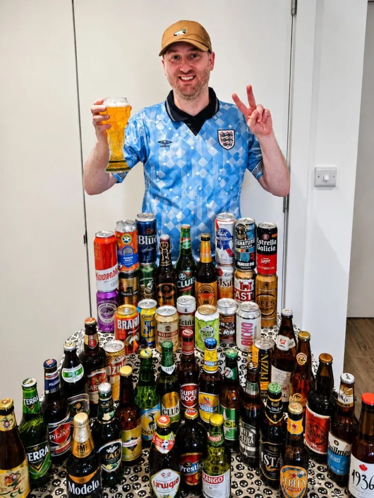 Gus Hully adquirió 48 cervezas, una por cada país que toma parte en el Mundial. (Foto: X)