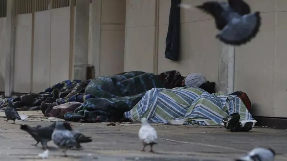 Las bajas temperaturas aumentan la preocupación por quienes viven o pernoctan en la vía pública, por lo que se han reforzado las redes de apoyo en la comuna. (Foto: Cedida)