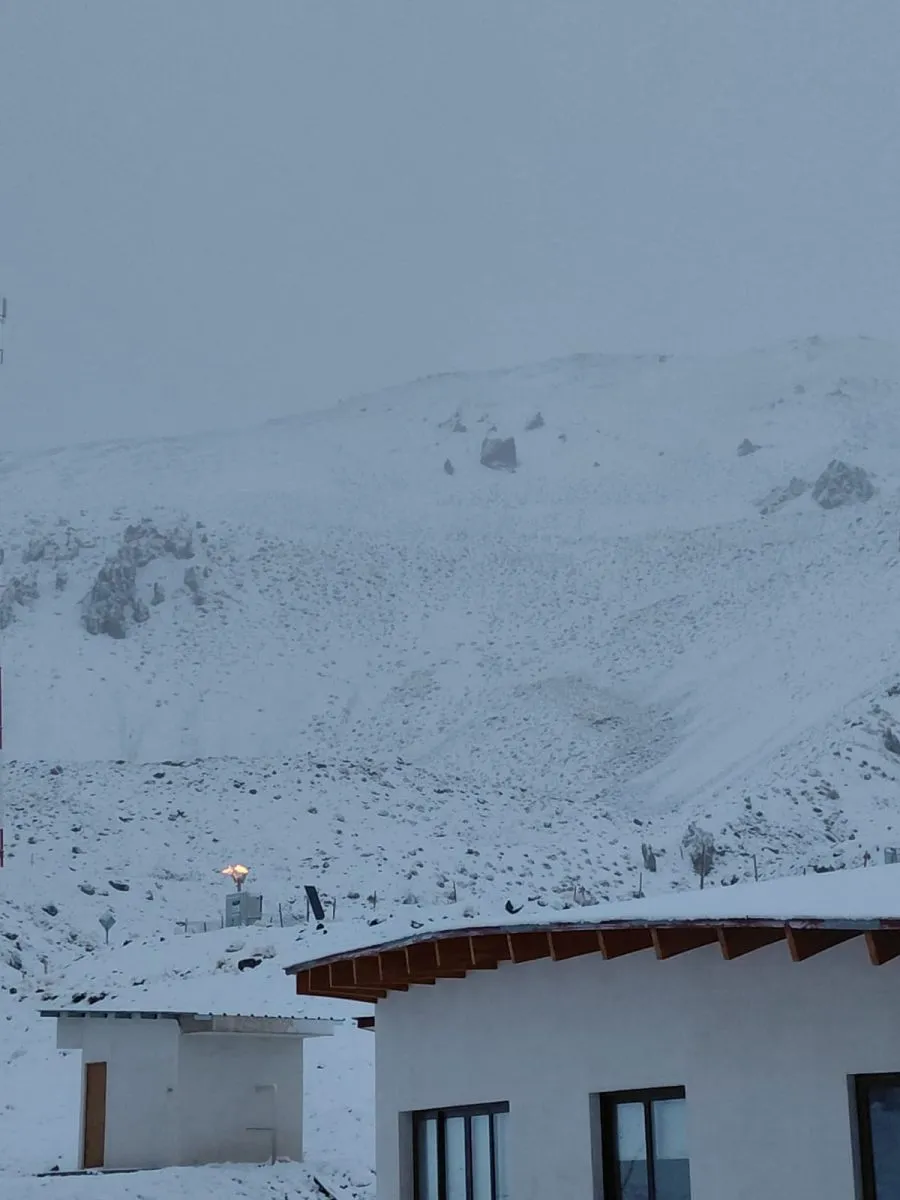 Nieve vuelve a teñir de blanco la cordillera del Elqui