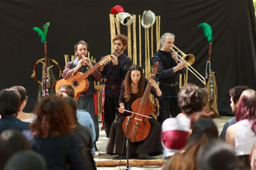  La obra busca abrir un espacio de diálogo sobre la memoria histórica, la resistencia y la identidad mestiza, acercando este clásico literario y escolar a audiencias de todas las edades. (Foto: Cedida)